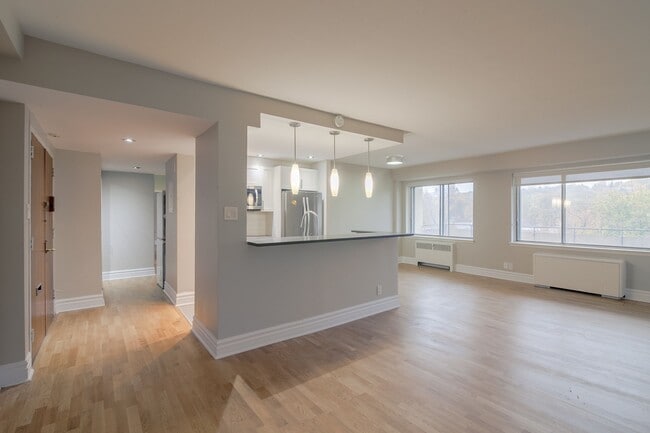 Photo du bâtiment - 4555 Av. Bonavista