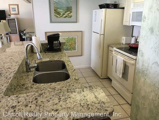 Foto del edificio - 11347 Front Beach Rd