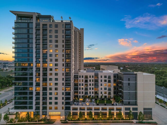 Building Photo - Hanover Preston Hollow