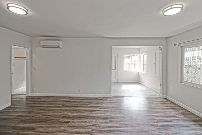 Building Photo - 11864 Manor Dr