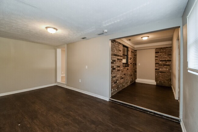 Foto del edificio - 3086 W 18th St