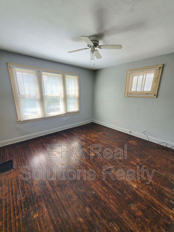 Foto del edificio - 1142 Wilson Ave