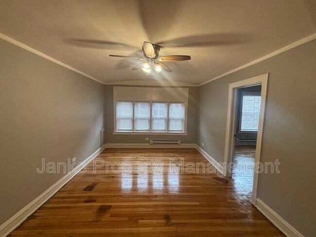 Foto del edificio - 8348 S Maryland Ave
