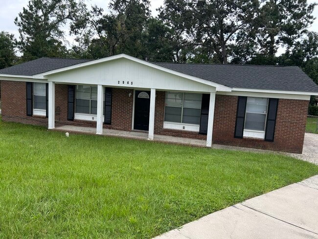 Building Photo - 2945 Rollingwood Dr