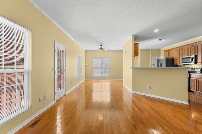 Building Photo - 100 Henson Pl