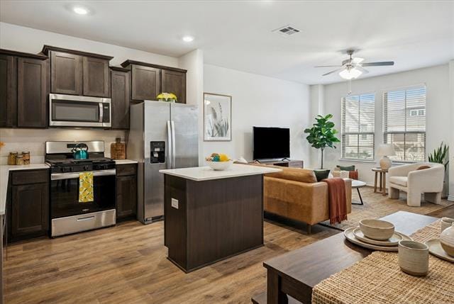 Foto del edificio - 2157 Crooked Bow Dr