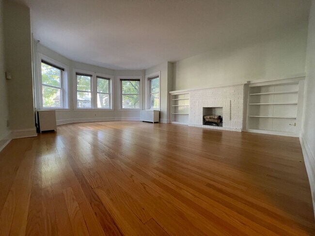Building Photo - 3528 N Bosworth Ave