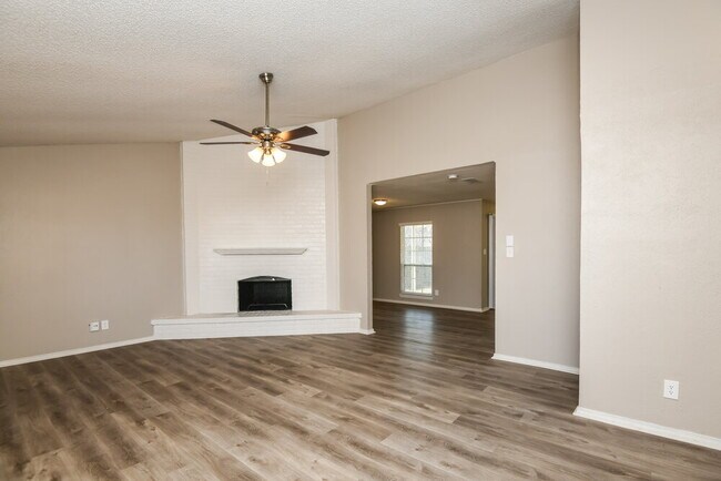 Building Photo - 1709 Lewis Trail