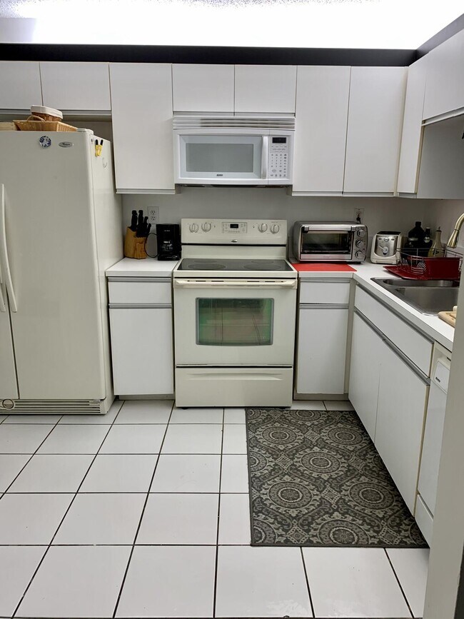 Building Photo - 320 NW 67th St