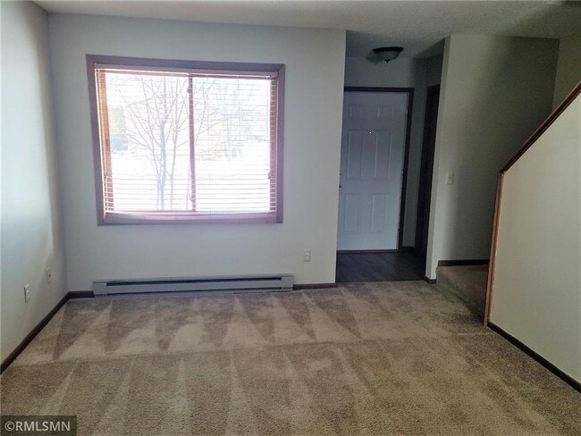 Foto del edificio - 1285 Bartosh Ln