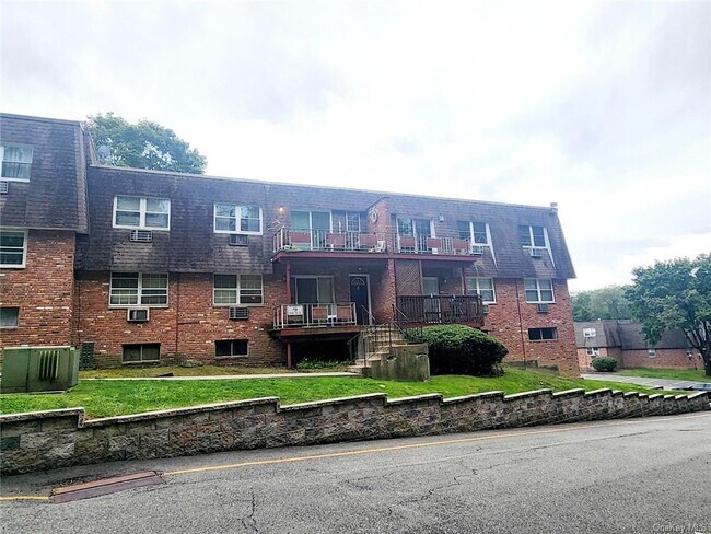Foto del edificio - 9-36 Crescent Dr