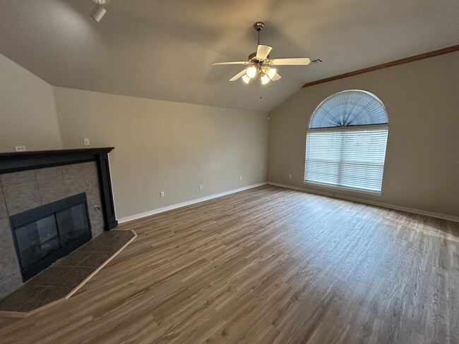 Building Photo - 2237 Scissortail Landing Dr