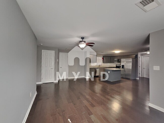 Building Photo - 1058 Hubbard St SW
