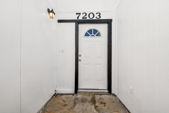 Building Photo - 7203 Santa Rita Dr