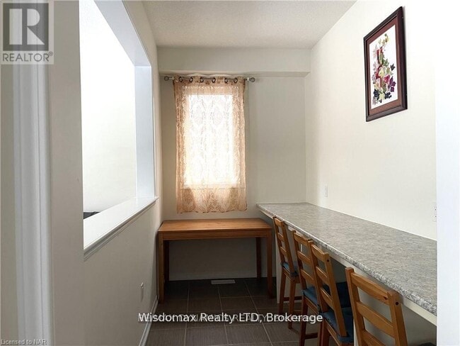 Building Photo - 8667 Chickory Trail