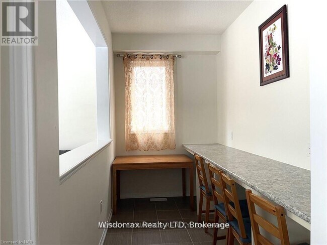 Photo du bâtiment - 8667 Chickory Trail