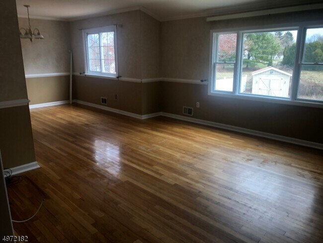 Building Photo - 21 Pleasant Ave