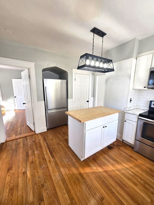 Foto del edificio - 98 Bradley St