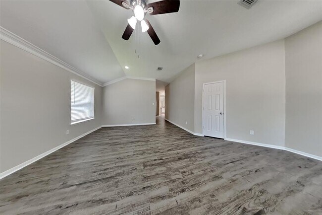 Foto del edificio - 20423 Drakewood Dr