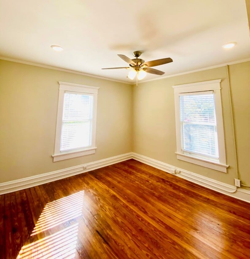 Photo - 688 Linwood Avenue