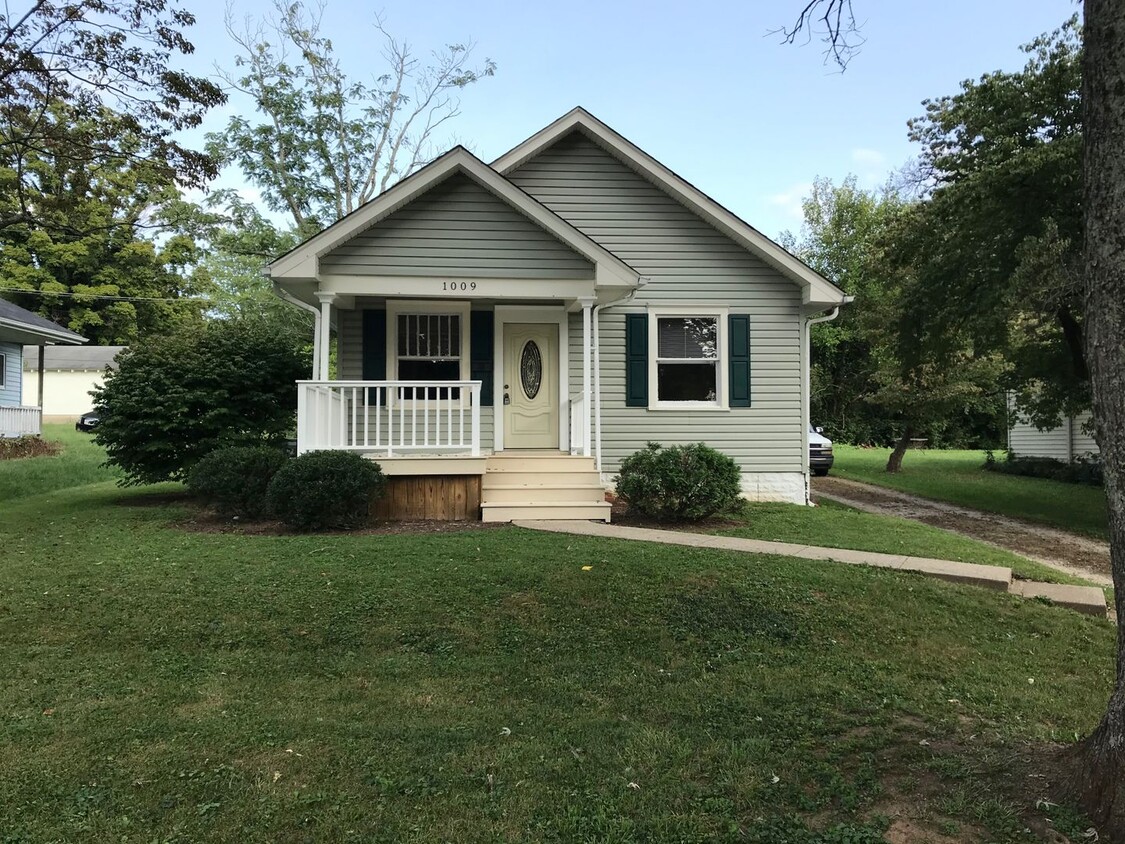 Foto principal - Adorable 2 Bedroom, 1 Bath in Shelbyville!