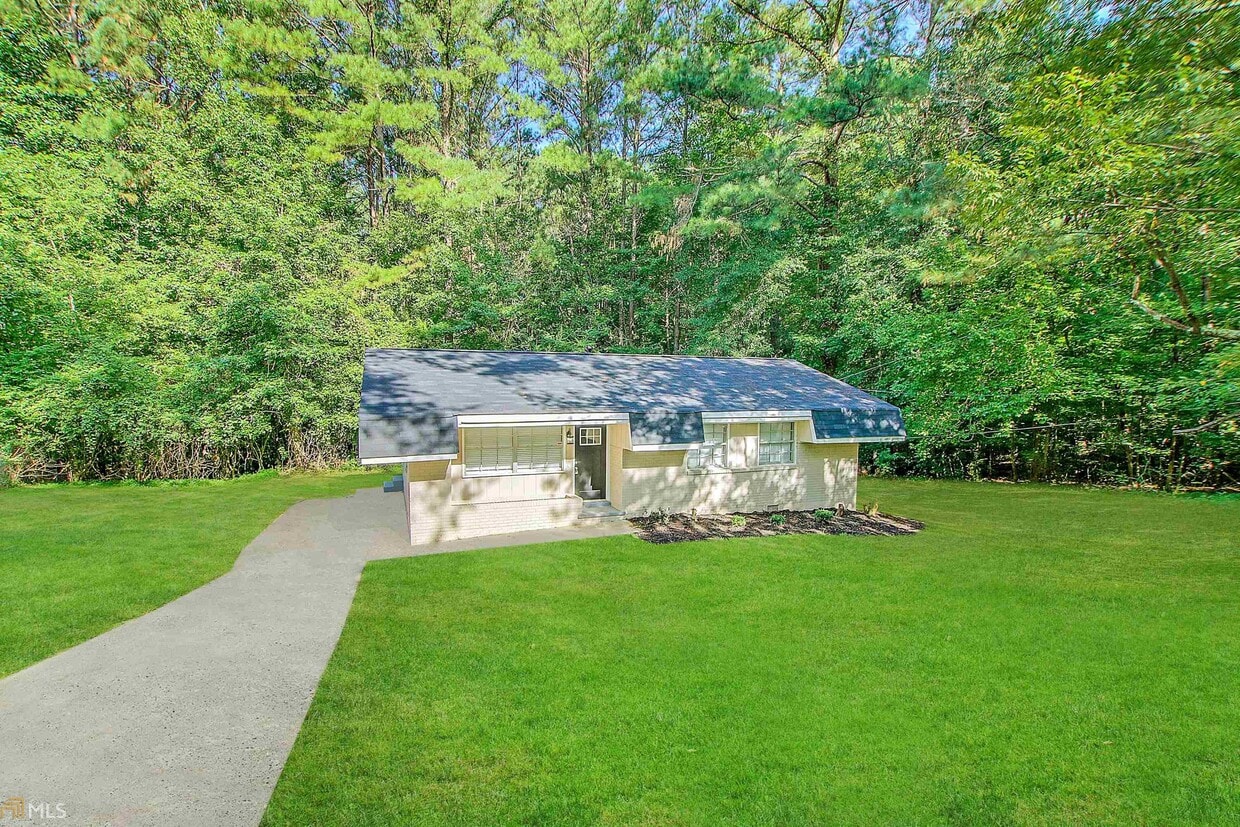 Primary Photo - 645 Plainville Dr SW