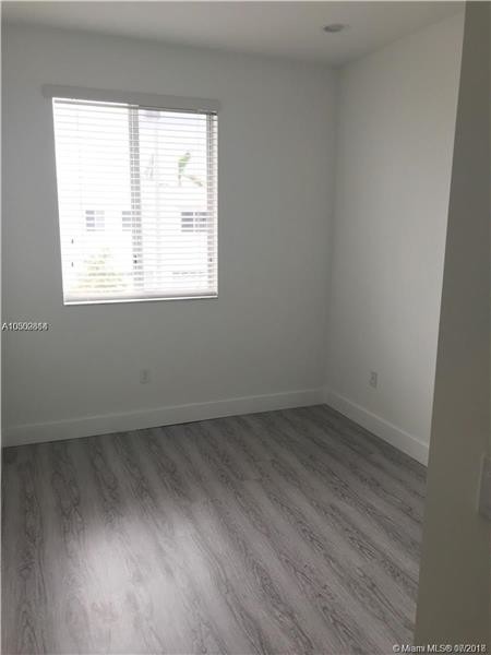 Foto del edificio - 2630 NE 213th St