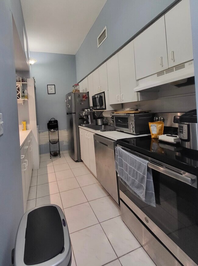 Foto del edificio - 7400 W 20th Ave