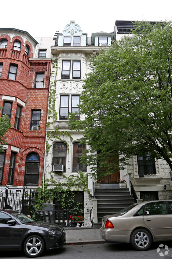 Building Photo - 135 W 81st St