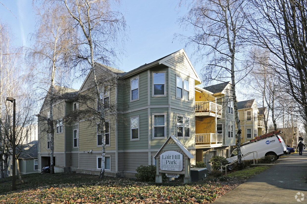 Primary Photo - Lair Hill Park Apartments