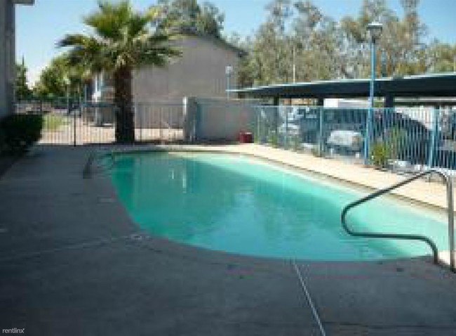 Building Photo - 3830 W McDowell Rd