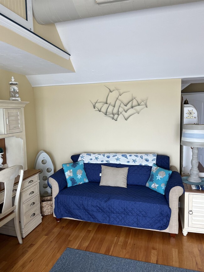 Building Photo - 116 Central Ave