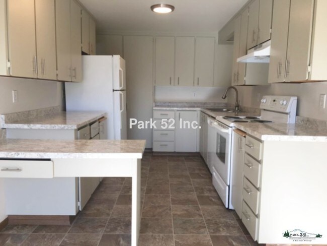 Building Photo - 1417 Rainier Dr