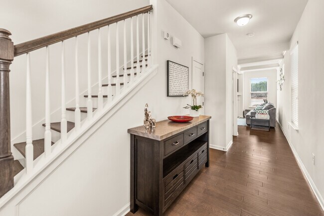 Foto del edificio - 839 Regal Ln SW