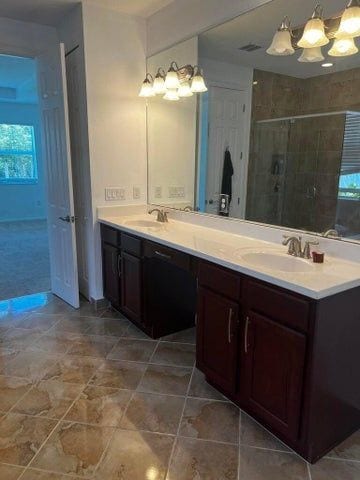 Foto del edificio - 9555 Phipps Ln