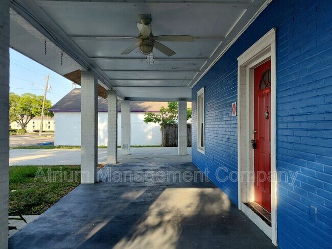 Building Photo - 1329 E Main St