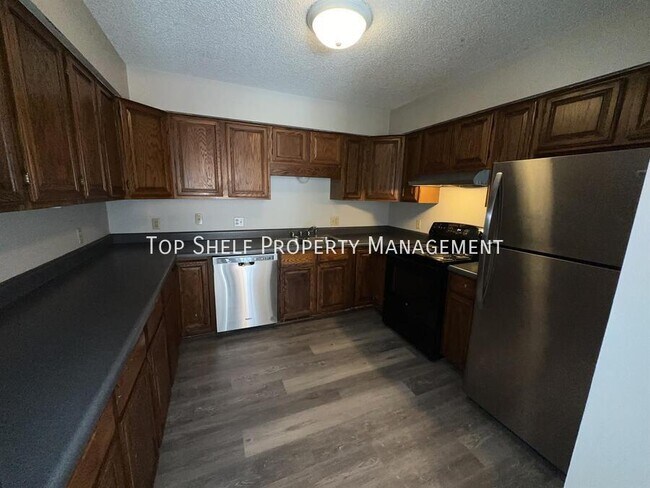 Foto del edificio - 9041 Carpenter Cir Dr