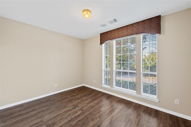 Building Photo - 2924 Lantana Ridge Dr