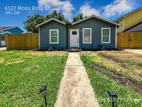 Building Photo - 6522 Moss Rose St