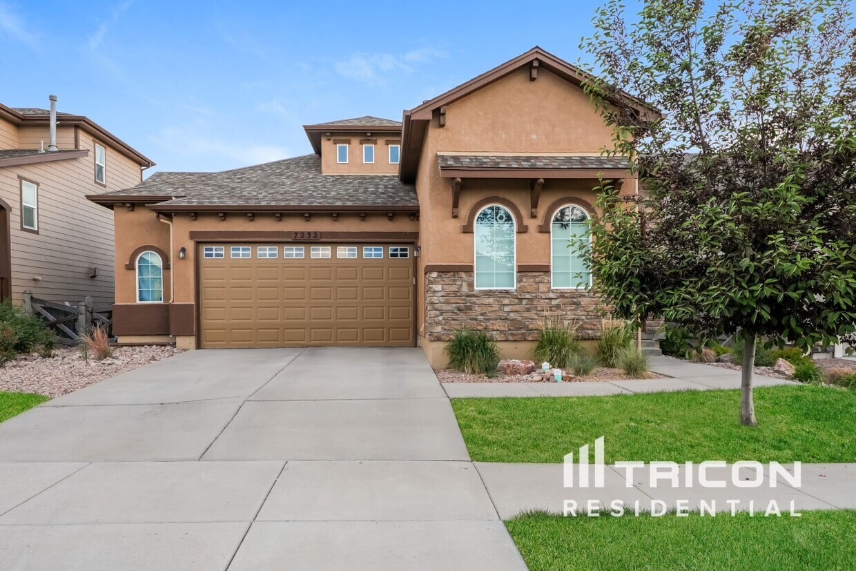 Foto principal - 7232 Rim Bluff Ln