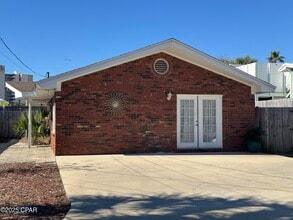Building Photo - 7209 Sunset Ave