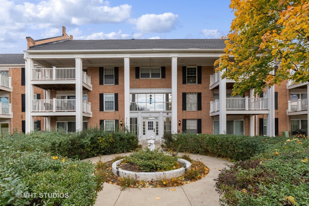 5601 Carriage Way Dr Unit 113, Rolling Meadows, IL 60008 Condo for