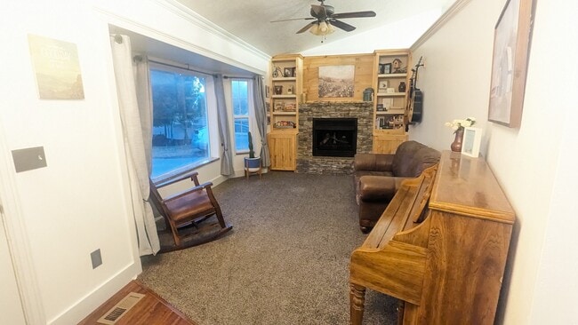 Front Living Room - 1379 E 100 S