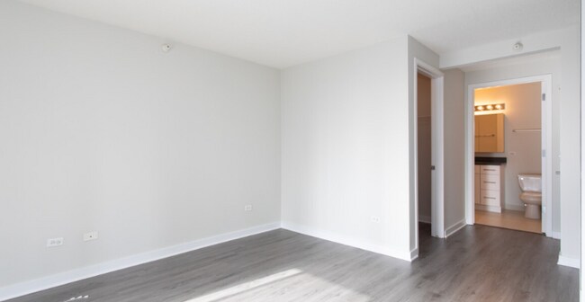 Foto del edificio - 525 N State St