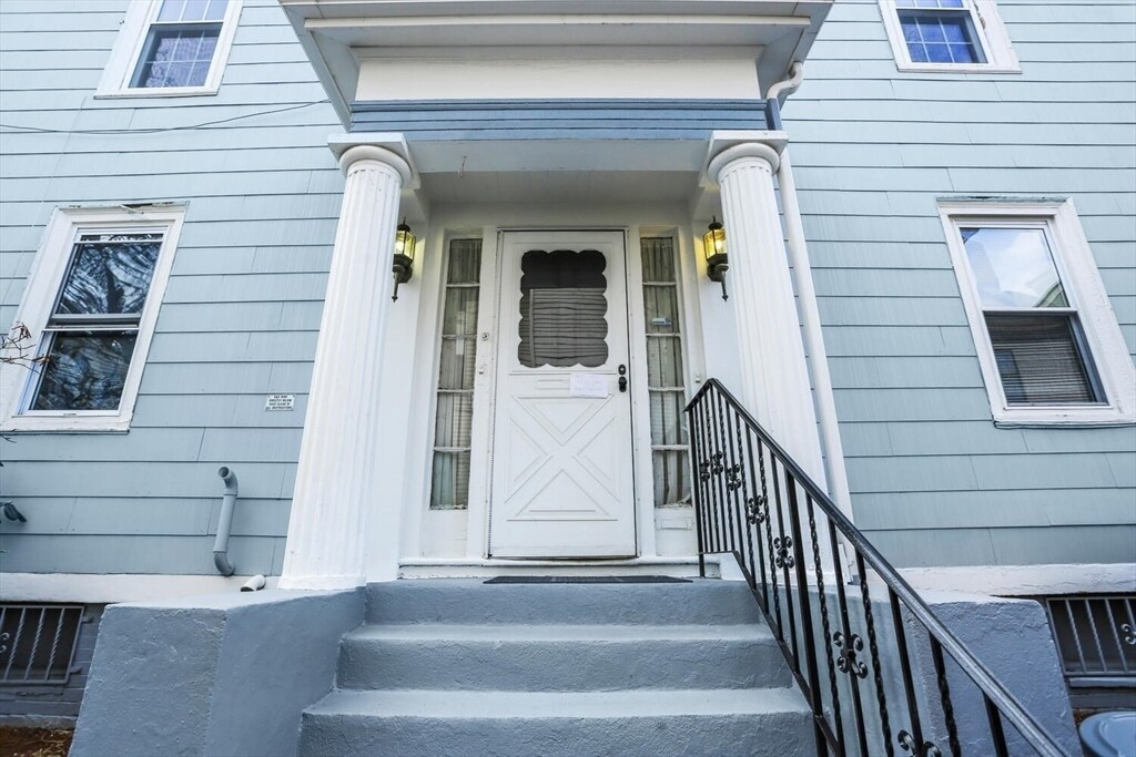 Primary Photo - 373 Washington St