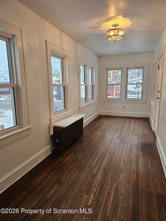 Foto del edificio - 423 E Lackawanna Ave