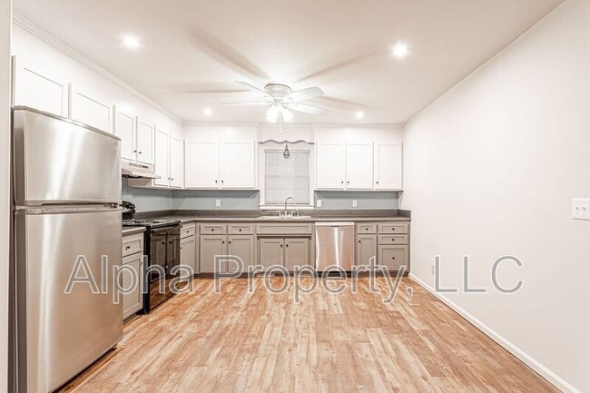 Building Photo - 314 S Plainview Dr