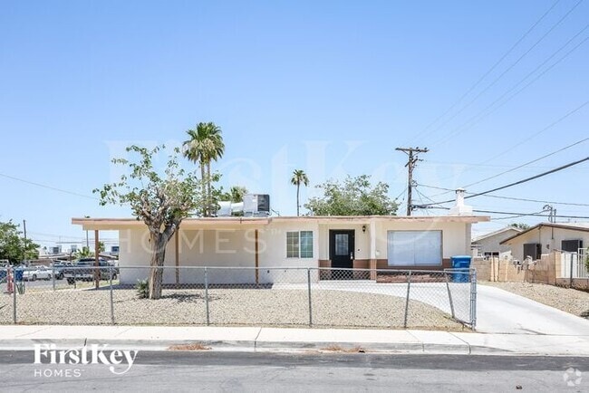 Building Photo - 2317 Hassett Ave