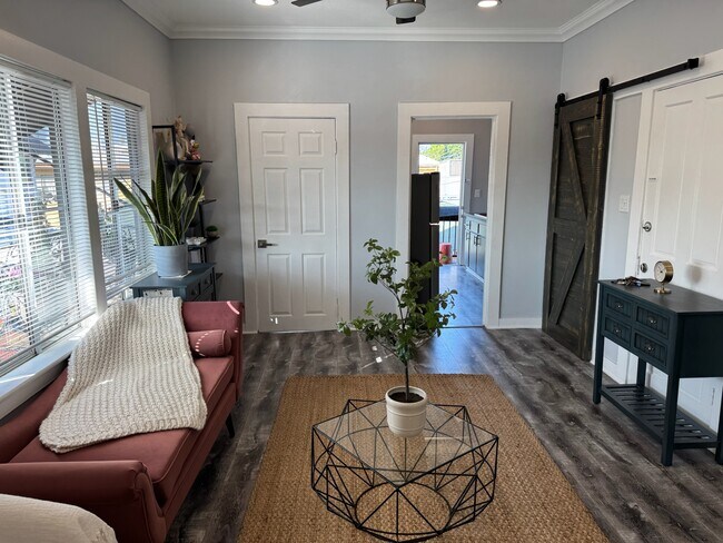 Foto del edificio - 5919 Lexington Ave