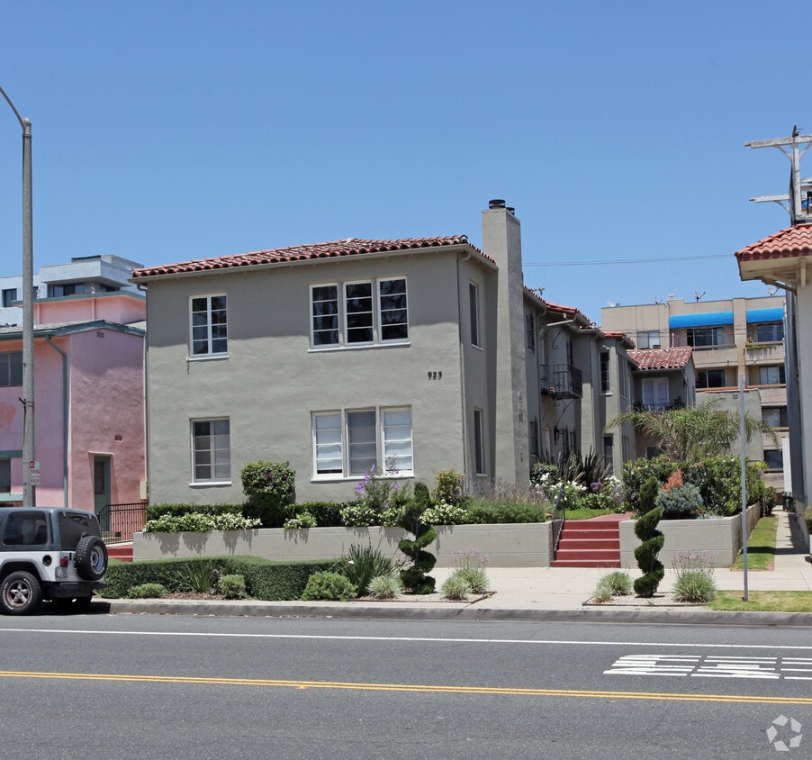 Primary Photo - 923 Ocean Ave